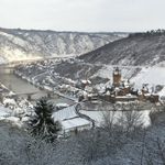 Blick auf das winterliche Cochem &copy; Simon Agardasch, Bruttig-Fankel